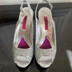 betsey Johnson sling backs